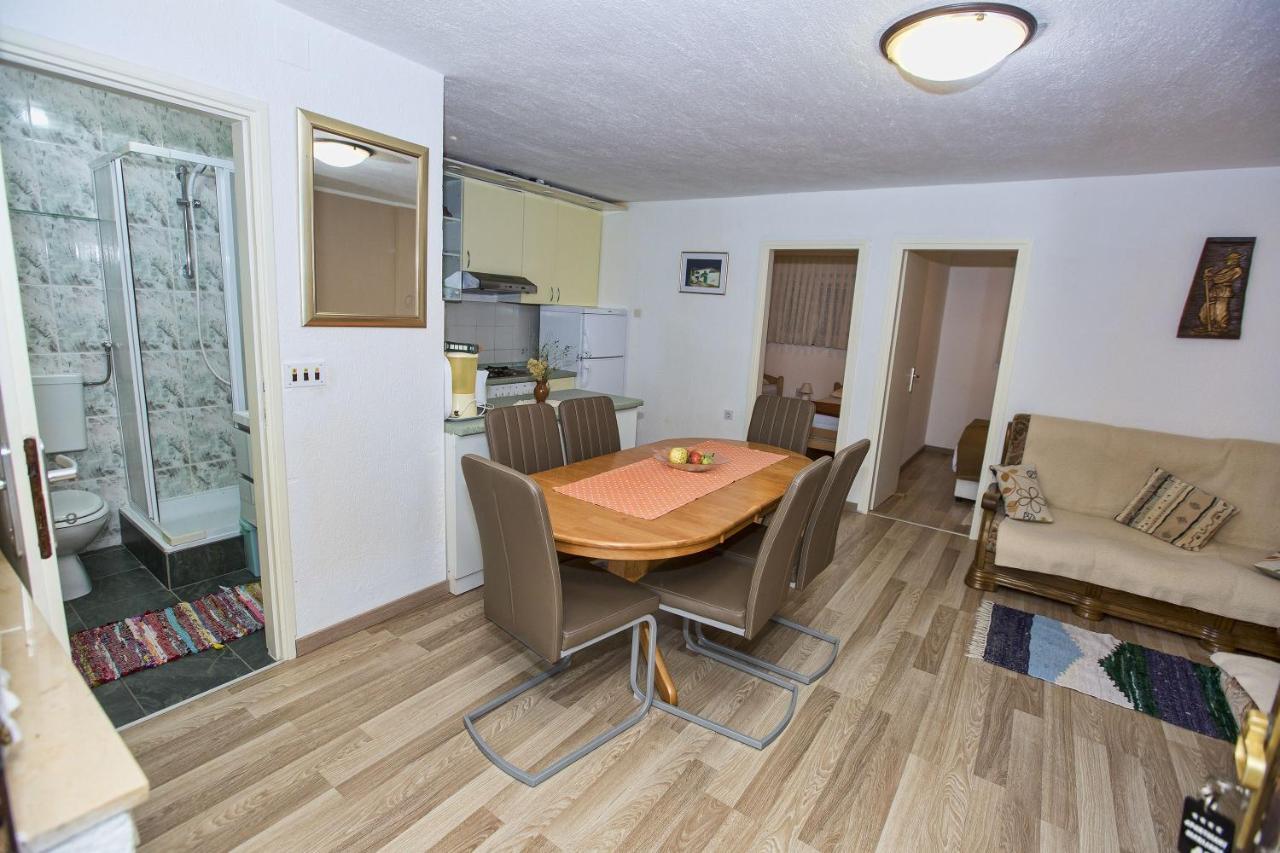 Apartmani Marijana Cesarica Eksteriør billede